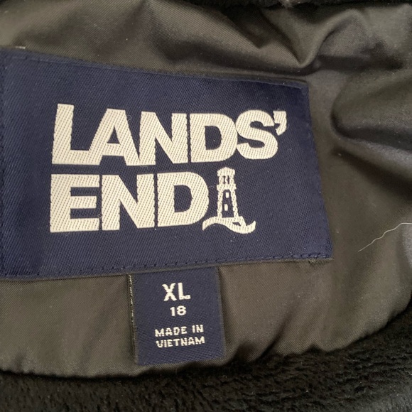 Lands' End Women's Black Puffer Coat with Fur Trim - Picture 4 of 6